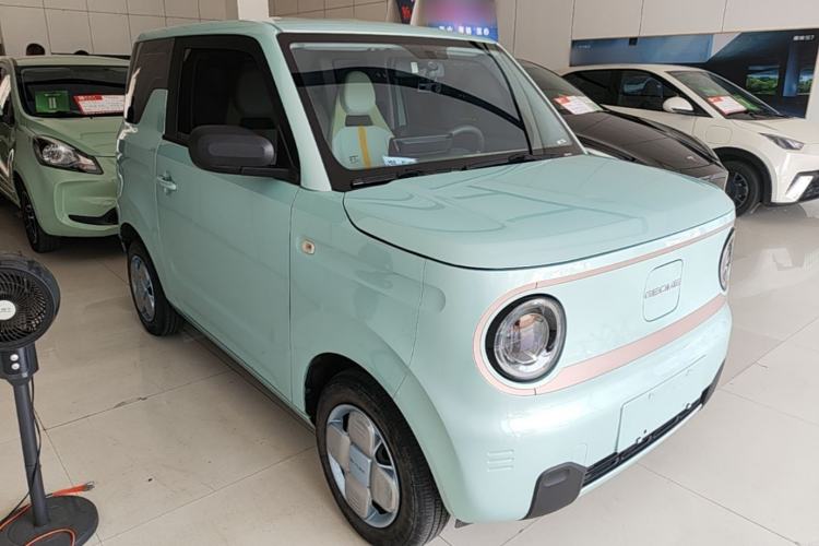 Used Geely Galaxy Panda 2024 Panda Mini 200km Endurance Bear Front Right 45 Deg