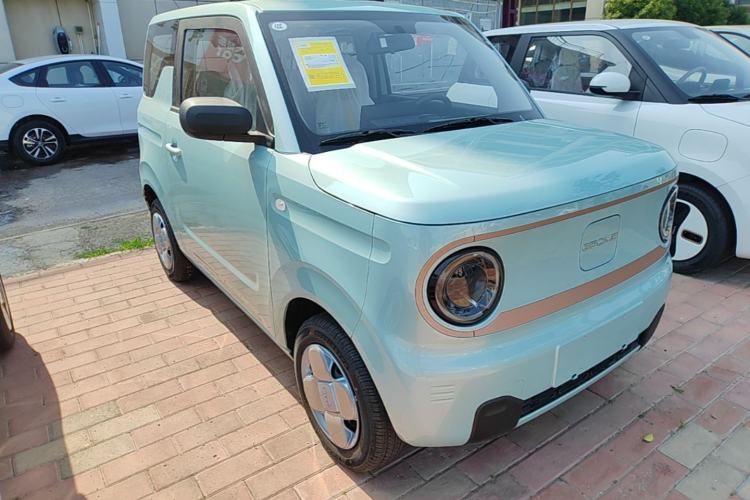 Used Geely Galaxy Panda 2024 Panda Mini 200km Endurance Bear Front Right 45 Deg