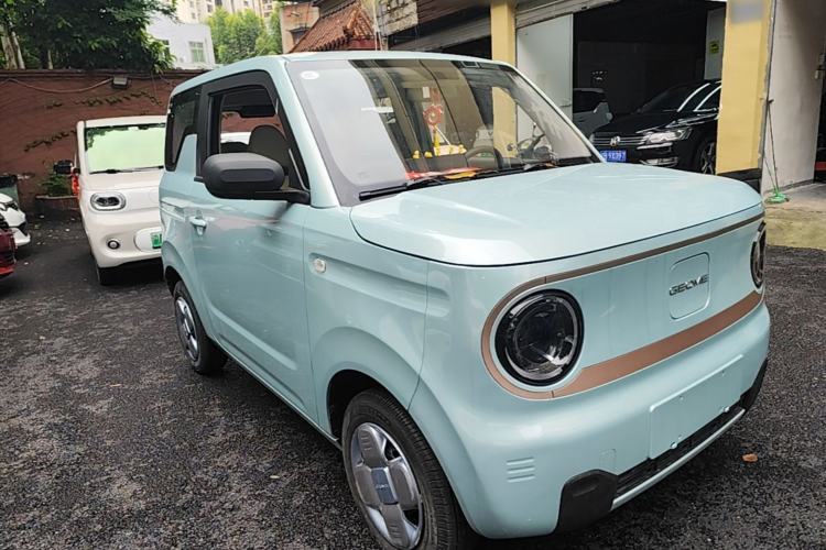 Used Geely Galaxy Panda 2024 Panda Mini 200km Endurance Bear Front Right 45 Deg