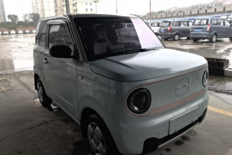 Used Geely Galaxy Panda 2024 Panda Mini 200km Endurance Bear Front Right 45 Deg