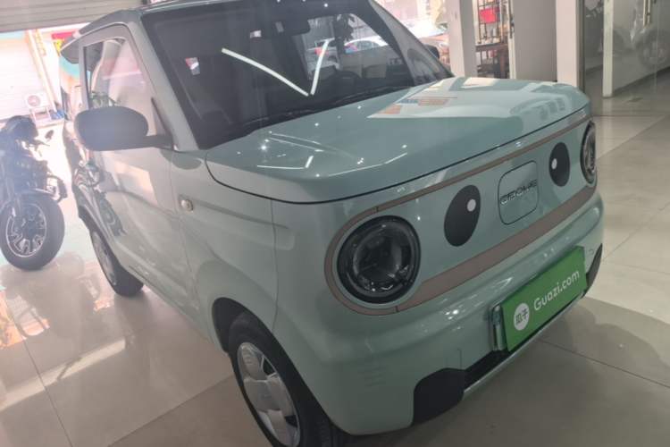 Used Geely Galaxy Panda 2024 Panda Mini 200km Longteng PRO Edition Front Right 45 Deg