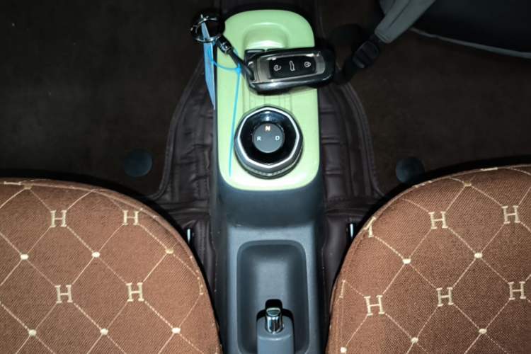 Used Geely Galaxy Panda 2024 Panda Mini 200km Longteng PRO Edition Gear Lever