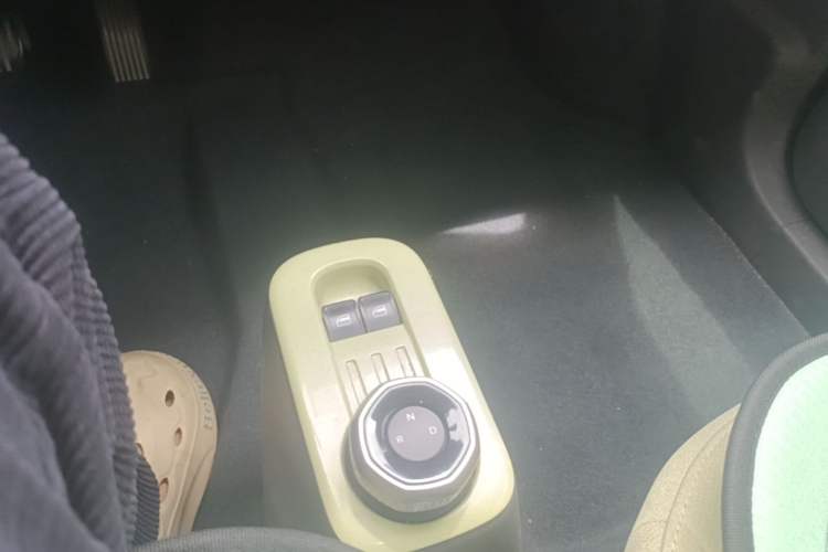 Used Geely Galaxy Panda 2024 Panda Mini 200km Longteng PRO Edition Gear Lever