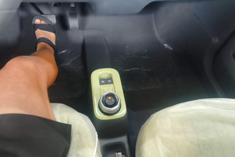Used Geely Galaxy Panda 2024 Panda Mini 200km Longteng PRO Edition Gear Lever