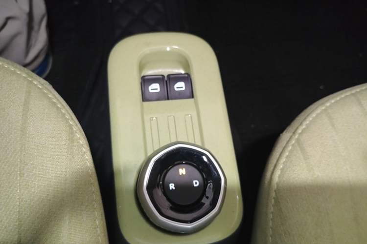 Used Geely Galaxy Panda 2024 Panda Mini 200km Longteng PRO Edition Gear Lever