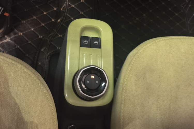Used Geely Galaxy Panda 2024 Panda Mini 200km Longteng PRO Edition Gear Lever