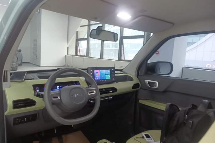 Used Geely Galaxy Panda 2024 Panda Mini 200km Endurance Bear Headliner