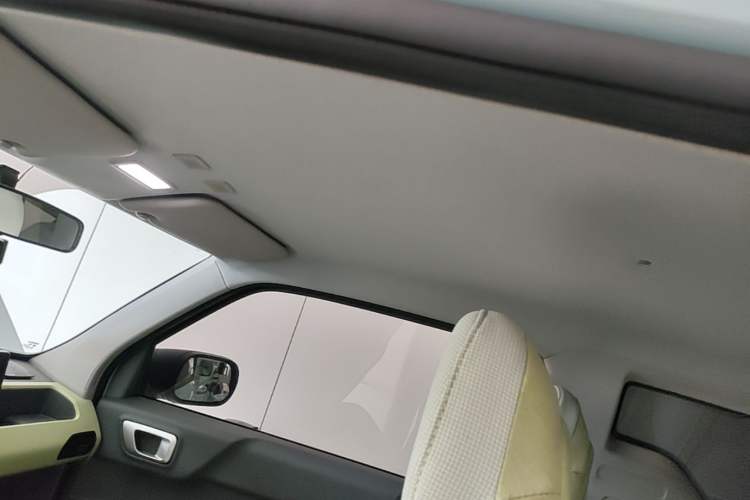 Used Geely Galaxy Panda 2024 Panda Mini 200km Endurance Bear Headliner