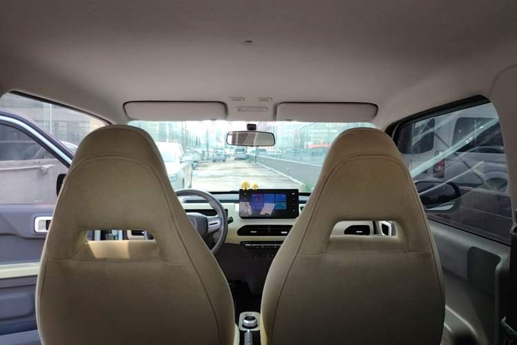 Used Geely Galaxy Panda 2024 Panda Mini 200km Endurance Bear Headliner