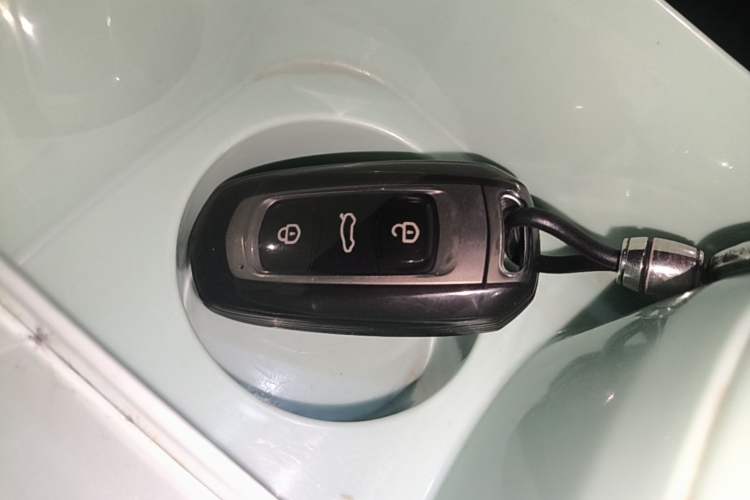 Used Geely Galaxy Panda 2024 Panda Mini 200km Endurance Bear Interior 1