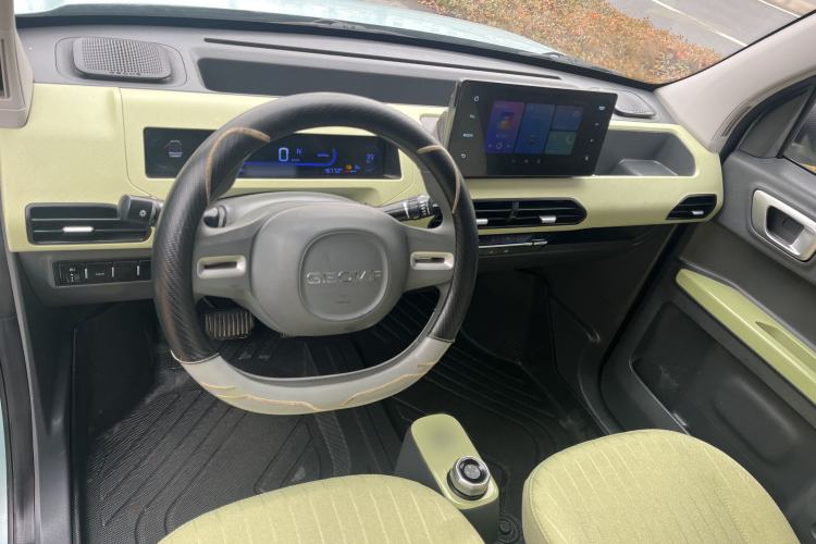 Used Geely Galaxy Panda 2024 Panda Mini 200km Endurance Bear Interior 1