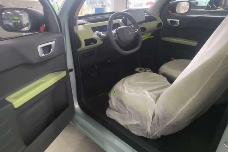 Used Geely Galaxy Panda 2024 Panda Mini 200km Endurance Bear Interior 2