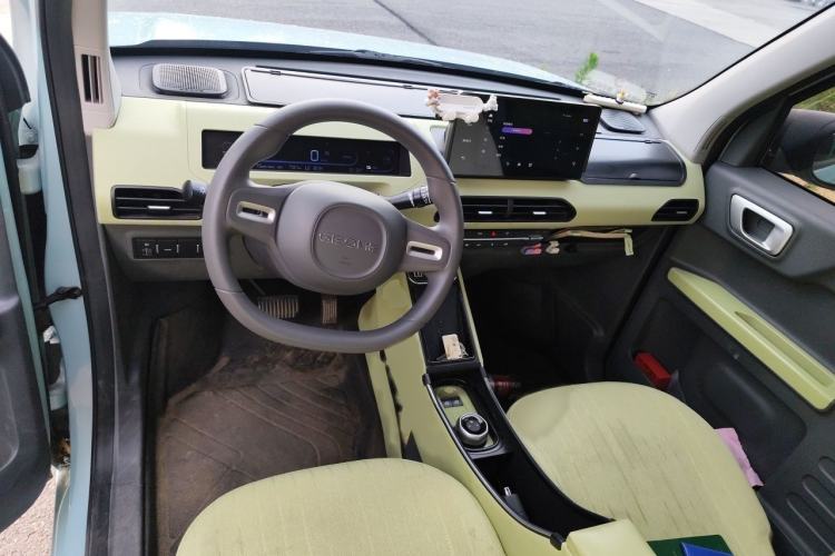 Used Geely Galaxy Panda 2024 Panda Mini 200km Endurance Bear Interior 2