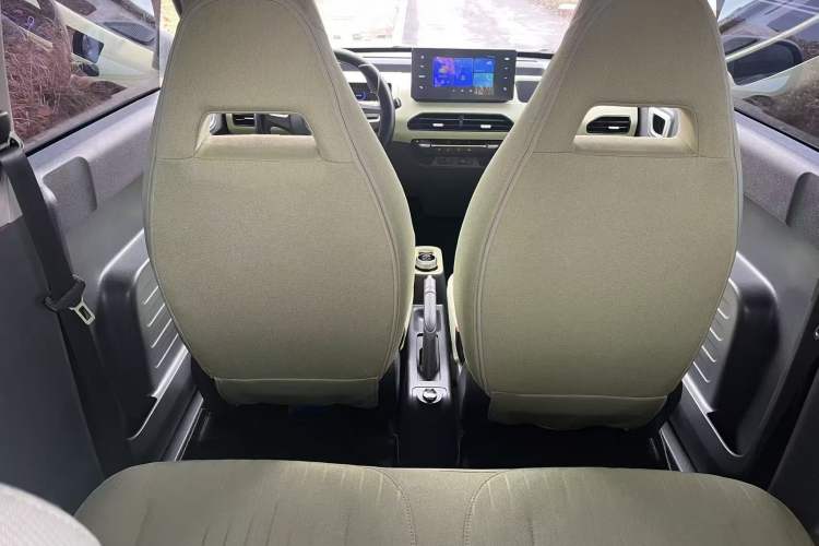Used Geely Galaxy Panda 2024 Panda Mini 200km Endurance Bear Interior 3