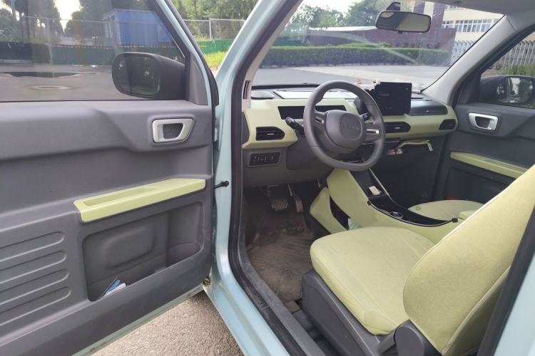 Used Geely Galaxy Panda 2024 Panda Mini 200km Endurance Bear Interior 3