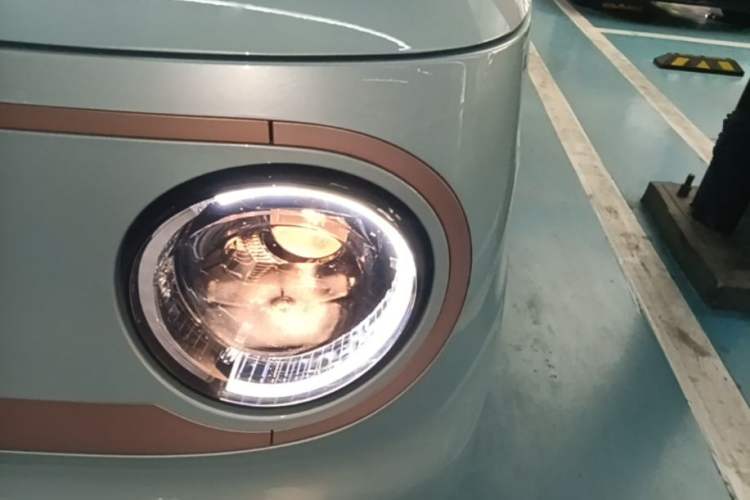 Used Geely Galaxy Panda 2024 Panda Mini 200km Endurance Bear Left Front Headlight