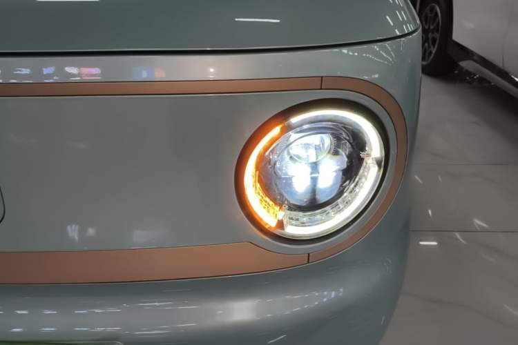 Used Geely Galaxy Panda 2024 Panda Mini 200km Longteng PRO Edition Left Front Headlight