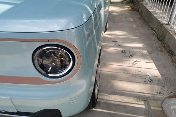 Used Geely Galaxy Panda 2024 Panda Mini 200km Endurance Bear Left Front Headlight