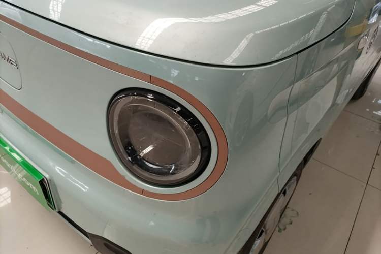 Used Geely Galaxy Panda 2024 Panda Mini 200km Endurance Bear Left Front Headlight