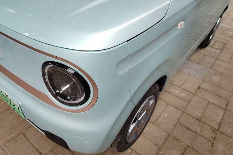Used Geely Galaxy Panda 2024 Panda Mini 200km Endurance Bear Left Front Headlight