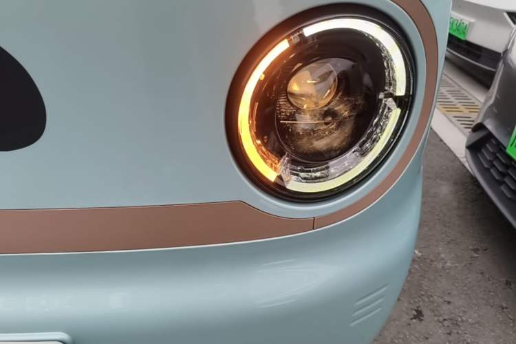 Used Geely Galaxy Panda 2024 Panda Mini 200km Endurance Bear Left Front Headlight