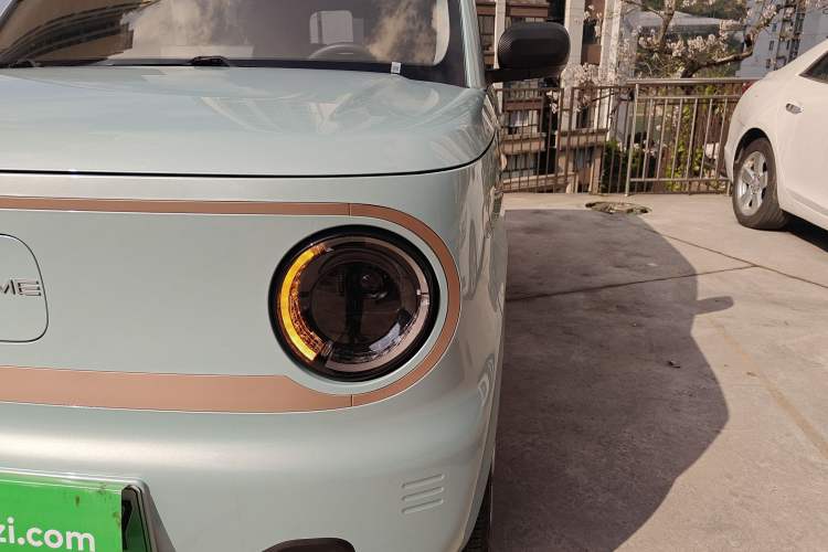 Used Geely Galaxy Panda 2024 Panda Mini 200km Endurance Bear Left Front Headlight
