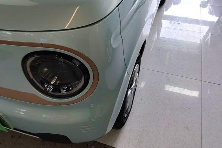 Used Geely Galaxy Panda 2024 Panda Mini 200km Endurance Bear Left Front Headlight