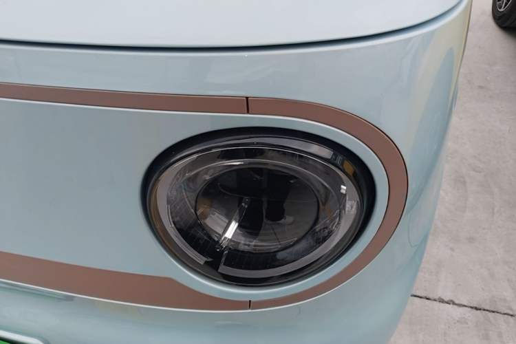 Used Geely Galaxy Panda 2024 Panda Mini 200km Endurance Bear Left Front Headlight