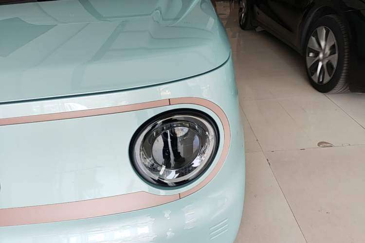 Used Geely Galaxy Panda 2024 Panda Mini 200km Endurance Bear Left Front Headlight