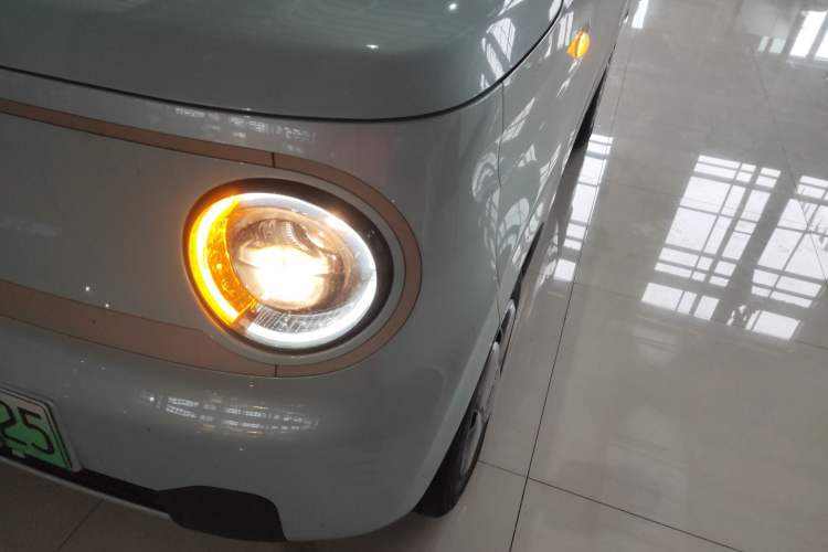 Used Geely Galaxy Panda 2024 Panda Mini 200km Endurance Bear Left Front Headlight