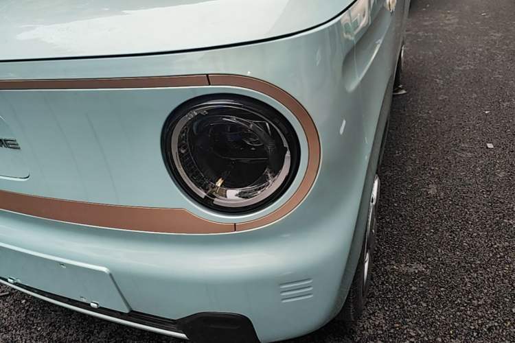 Used Geely Galaxy Panda 2024 Panda Mini 200km Endurance Bear Left Front Headlight