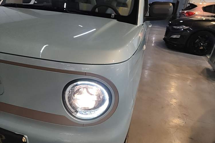 Used Geely Galaxy Panda 2024 Panda Mini 200km Endurance Bear Left Front Headlight