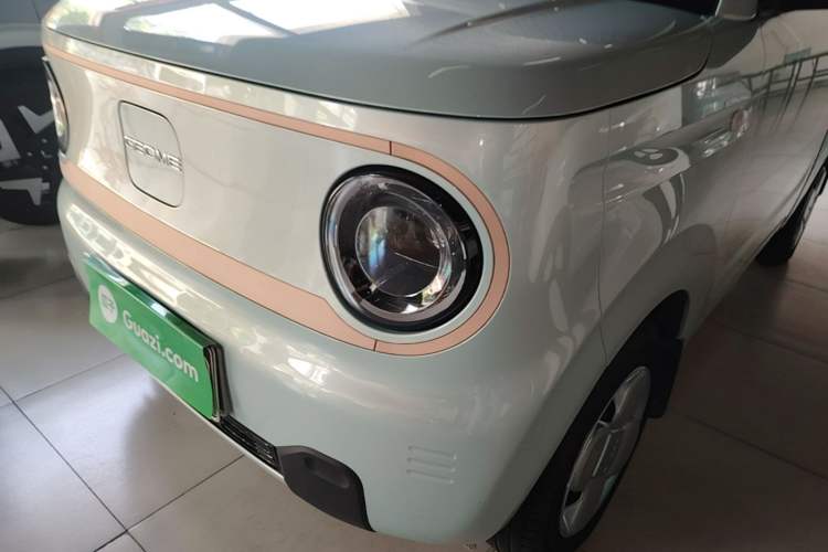 Used Geely Galaxy Panda 2024 Panda Mini 200km Endurance Bear Left Front Headlight