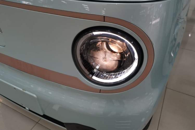 Used Geely Galaxy Panda 2024 Panda Mini 200km Endurance Bear Left Front Headlight