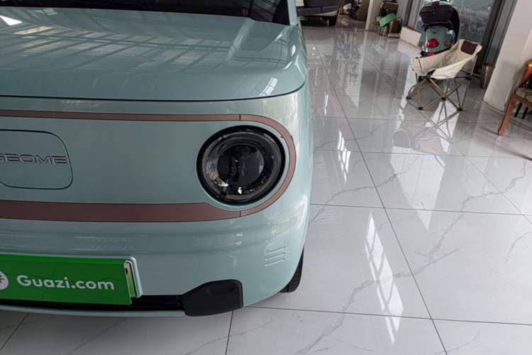 Used Geely Galaxy Panda 2024 Panda Mini 200km Endurance Bear Left Front Headlight