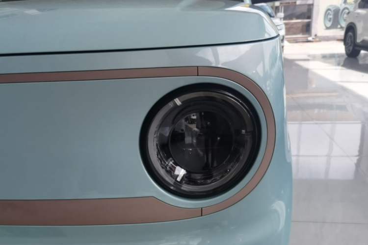Used Geely Galaxy Panda 2024 Panda Mini 200km Endurance Bear Left Front Headlight