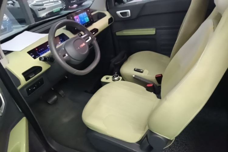 Used Geely Galaxy Panda 2024 Panda Mini 200km Endurance Bear Left Front Seat