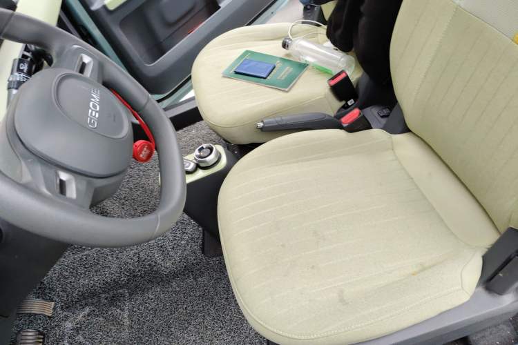 Used Geely Galaxy Panda 2024 Panda Mini 200km Endurance Bear Left Front Seat