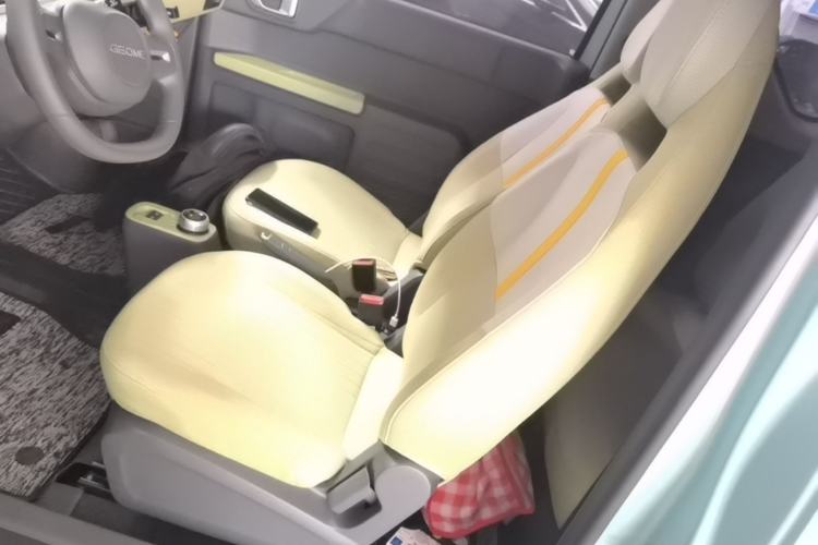 Used Geely Galaxy Panda 2024 Panda Mini 200km Endurance Bear Left Front Seat