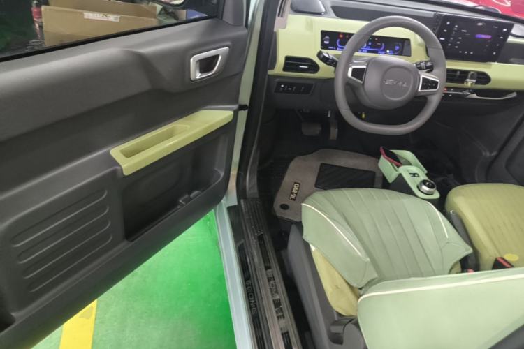 Used Geely Galaxy Panda 2024 Panda Mini 200km Endurance Bear Left Front Seat
