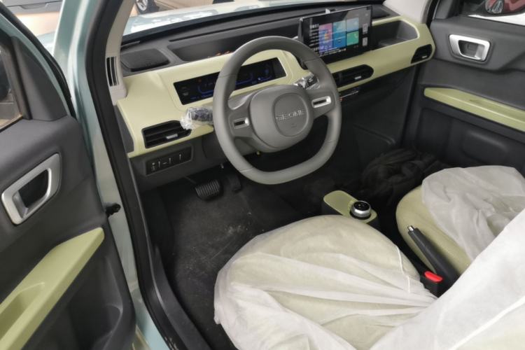 Used Geely Galaxy Panda 2024 Panda Mini 200km Endurance Bear Left Front Seat