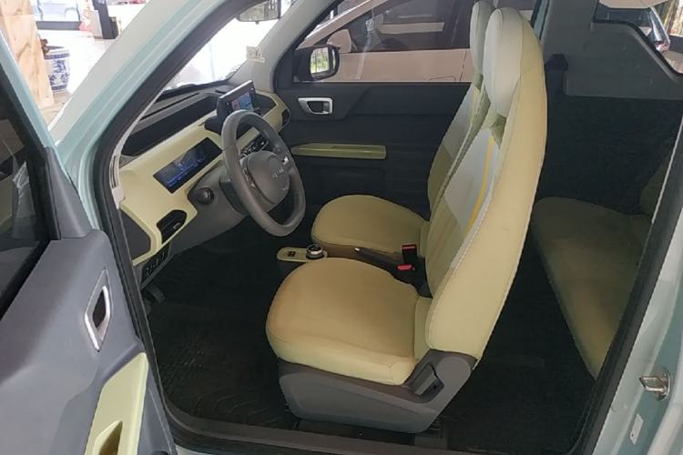 Used Geely Galaxy Panda 2024 Panda Mini 200km Endurance Bear Left Front Seat