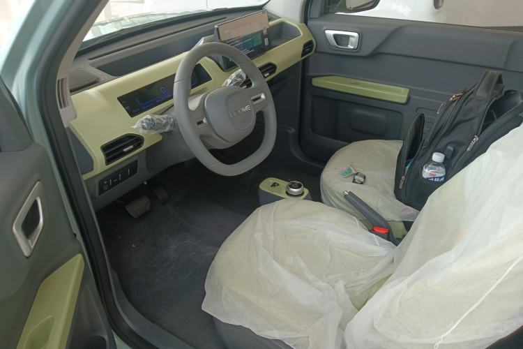 Used Geely Galaxy Panda 2024 Panda Mini 200km Endurance Bear Left Front Seat