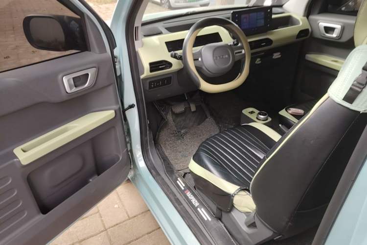 Used Geely Galaxy Panda 2024 Panda Mini 200km Endurance Bear Left Front Seat