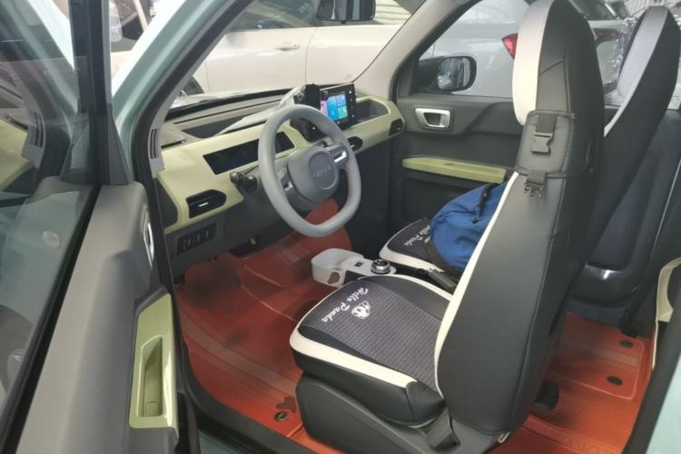 Used Geely Galaxy Panda 2024 Panda Mini 200km Endurance Bear Left Front Seat