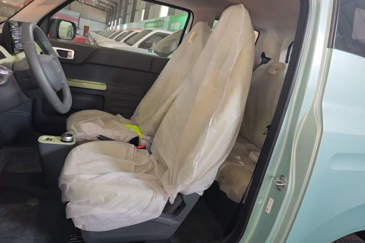 Used Geely Galaxy Panda 2024 Panda Mini 200km Endurance Bear Left Front Seat