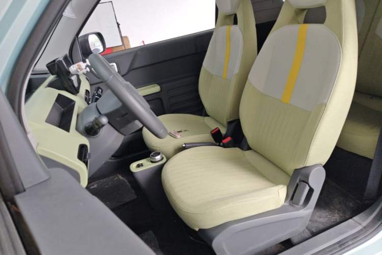 Used Geely Galaxy Panda 2024 Panda Mini 200km Endurance Bear Left Front Seat