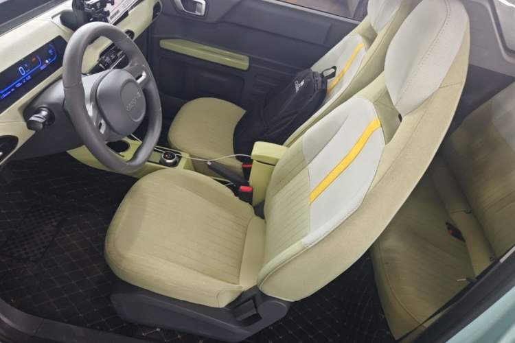 Used Geely Galaxy Panda 2024 Panda Mini 200km Endurance Bear Left Front Seat
