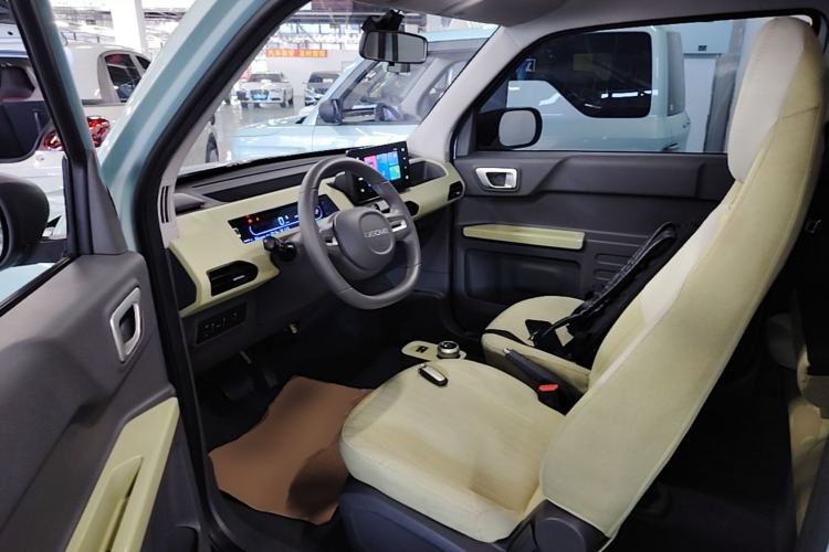 Used Geely Galaxy Panda 2024 Panda Mini 200km Endurance Bear Left Front Seat