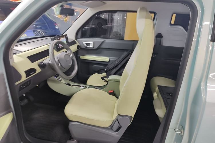 Used Geely Galaxy Panda 2024 Panda Mini 200km Endurance Bear Left Front Seat